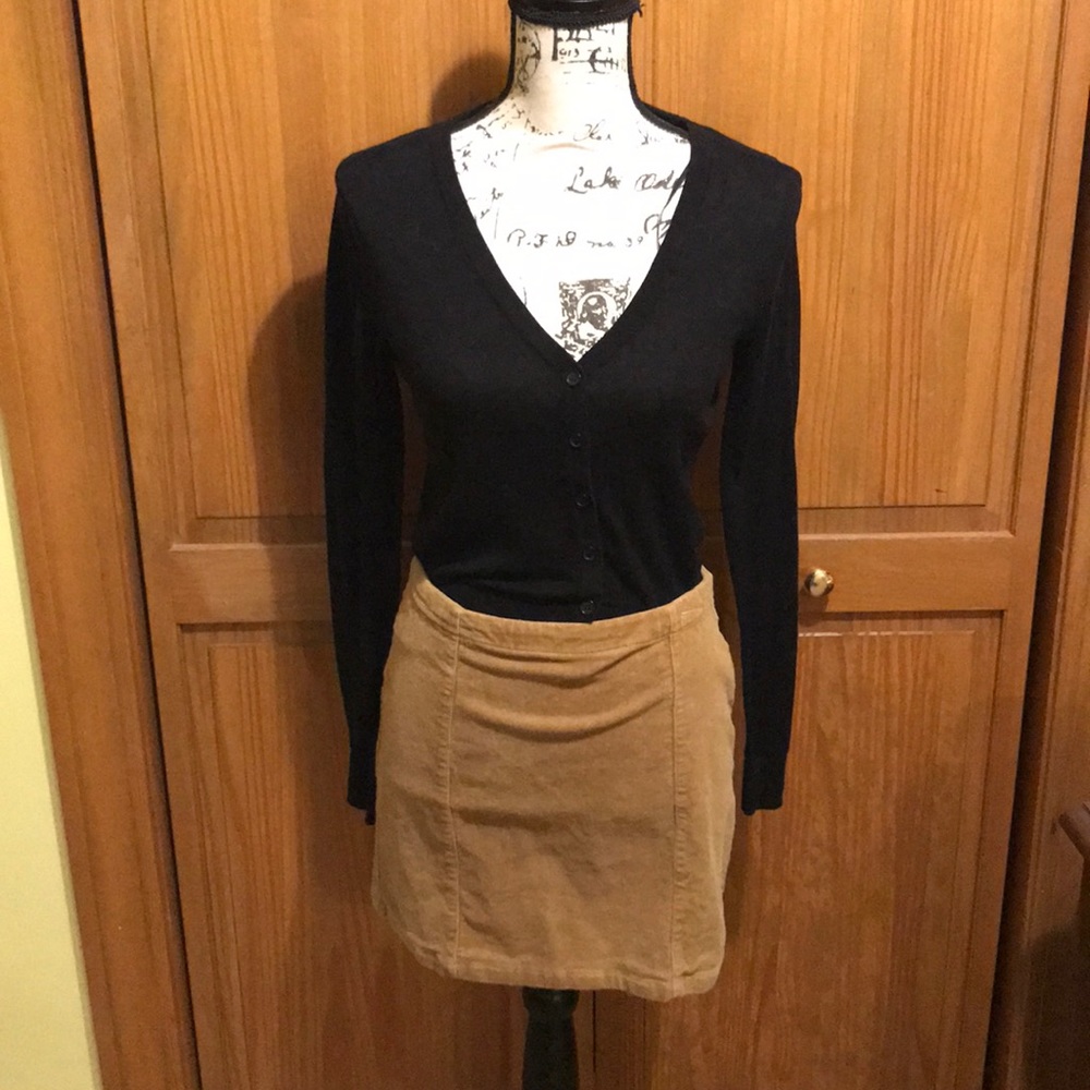 Corduroy skirt from Forever 21. Medium.💕